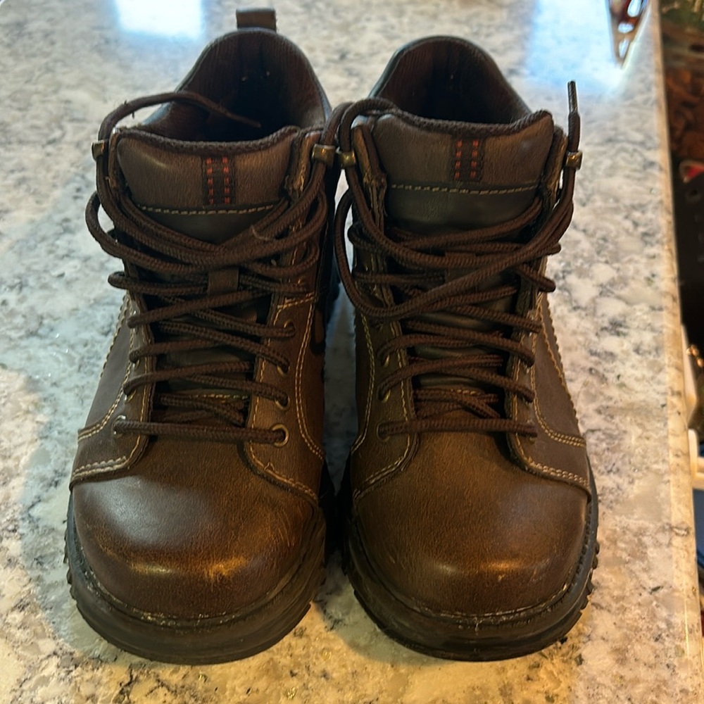 TKS boys boots